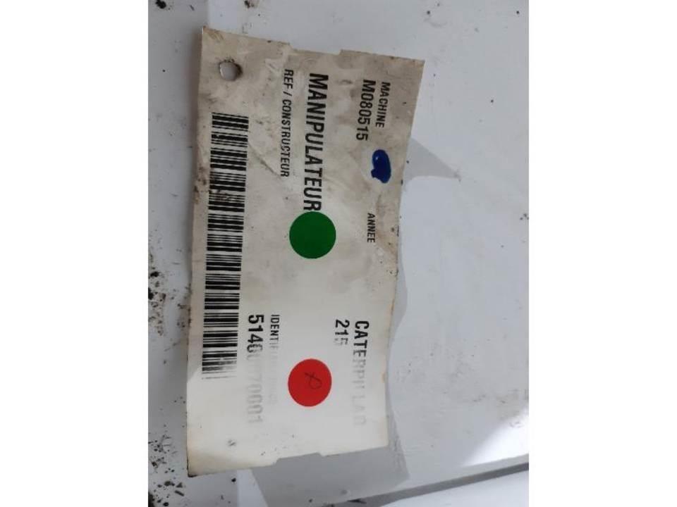 CAT 215 Ohjaamo ja sisusta