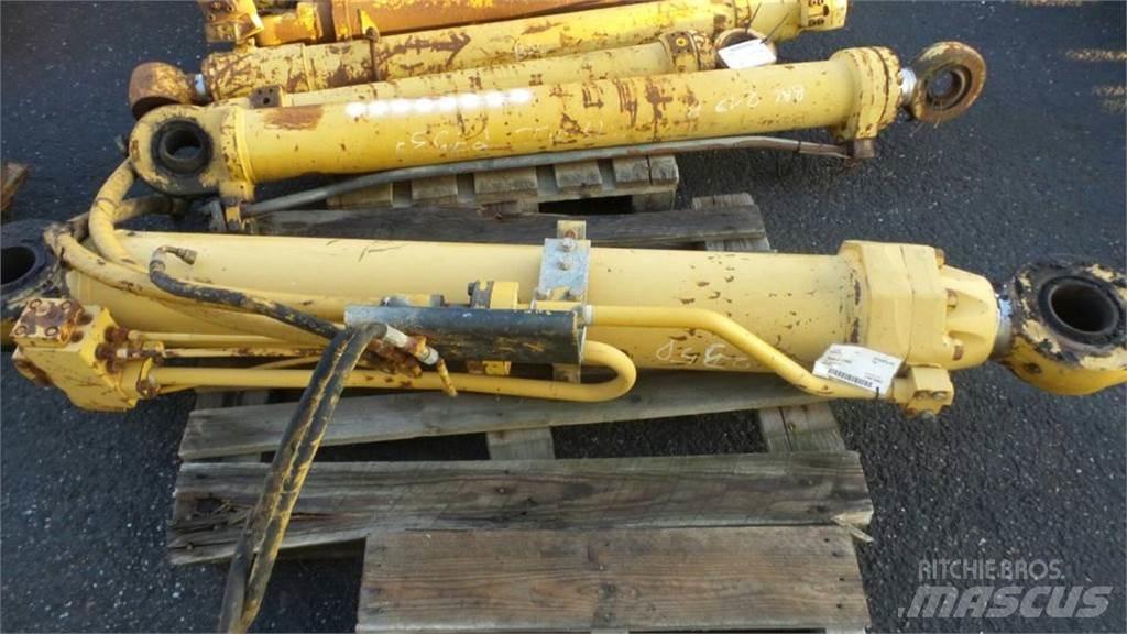 CAT 235 Hydrauliikka
