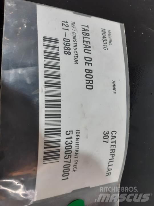 CAT 307 Ohjaamo ja sisusta