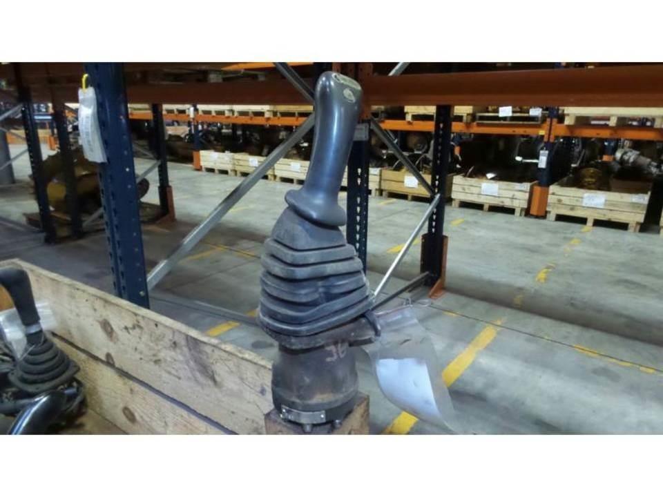 CAT 315B Ohjaamo ja sisusta