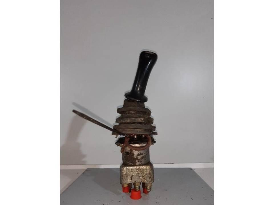 CAT 317B Ohjaamo ja sisusta