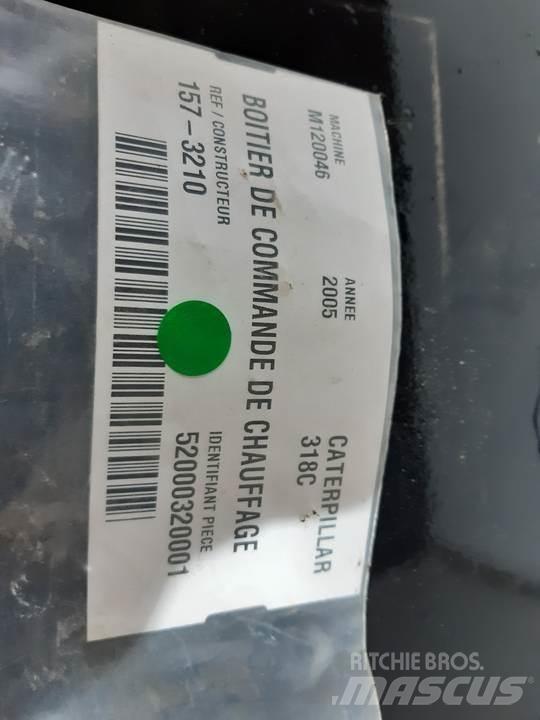 CAT 318C Ohjaamo ja sisusta