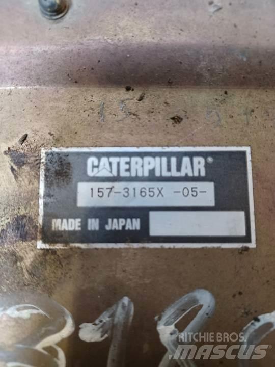 CAT 318C Ohjaamo ja sisusta