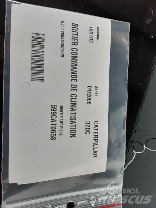 CAT 320C Ohjaamo ja sisusta