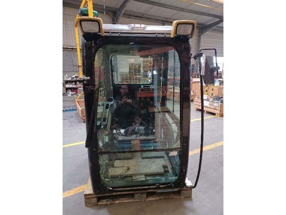 CAT 320DL Ohjaamo ja sisusta