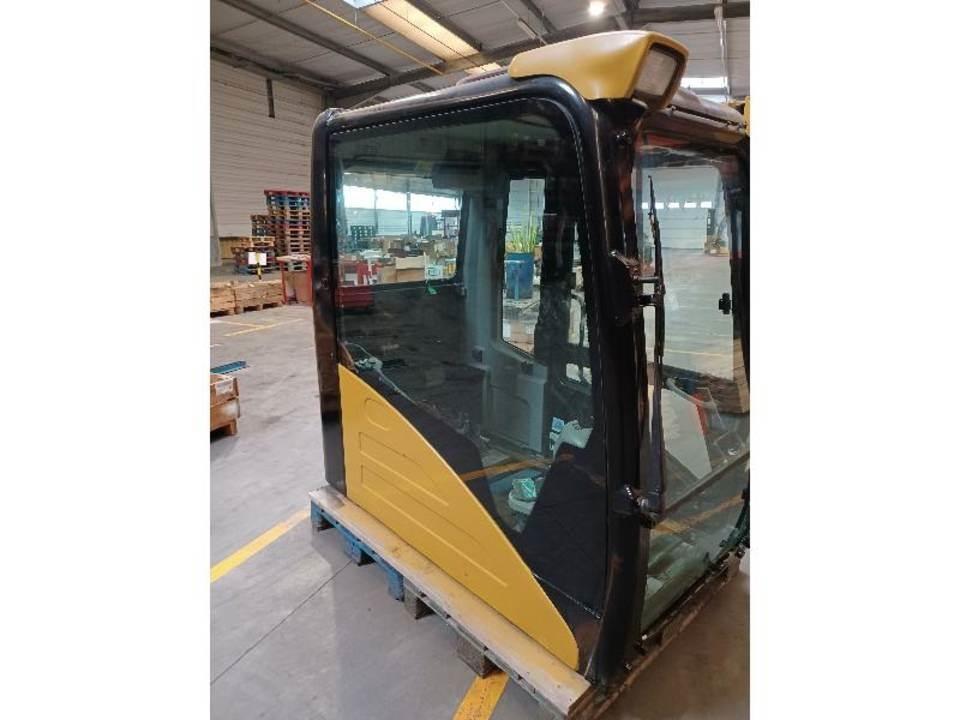 CAT 320DL Ohjaamo ja sisusta