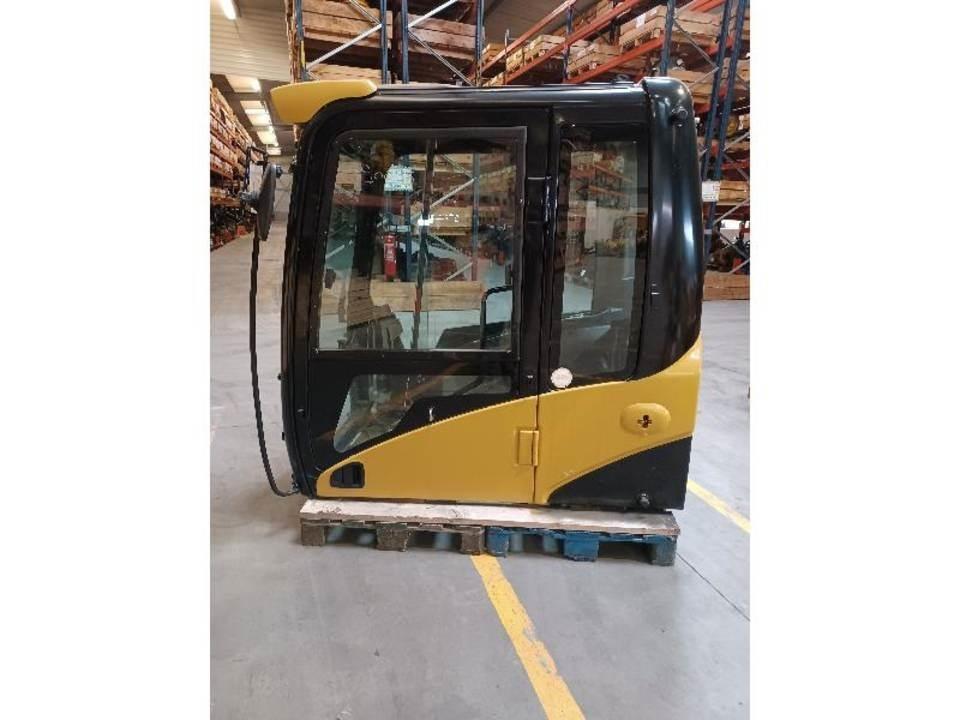 CAT 320DL Ohjaamo ja sisusta