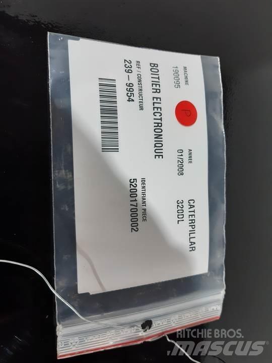 CAT 320DL Ohjaamo ja sisusta