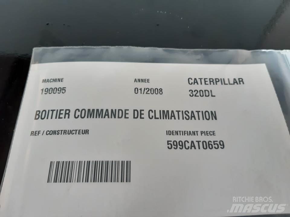 CAT 320DL Ohjaamo ja sisusta