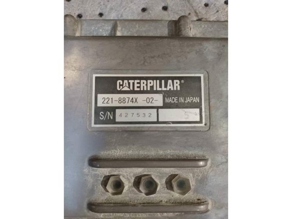 CAT 325D Ohjaamo ja sisusta