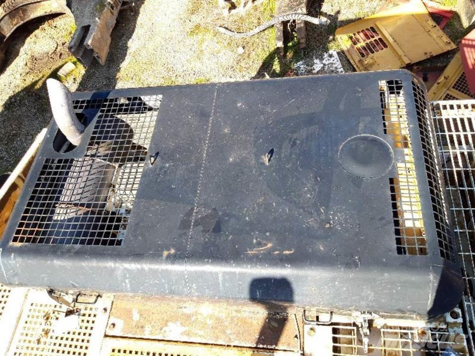 CAT 325LN Ohjaamo ja sisusta