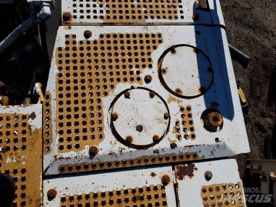 CAT 325LN Ohjaamo ja sisusta