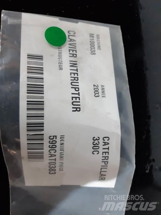 CAT 330C Ohjaamo ja sisusta