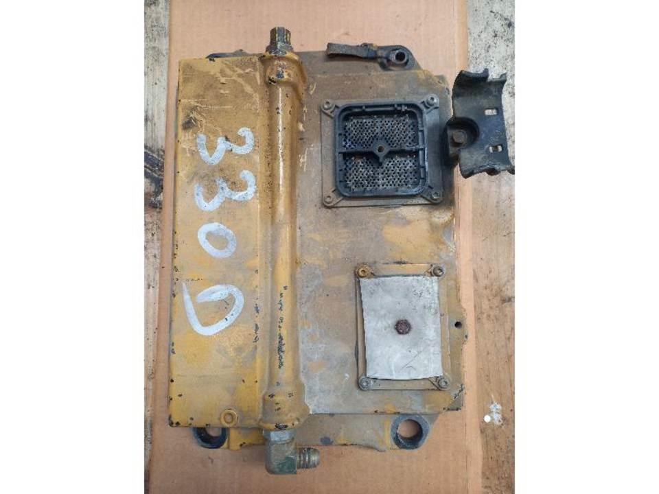 CAT 330D Ohjaamo ja sisusta