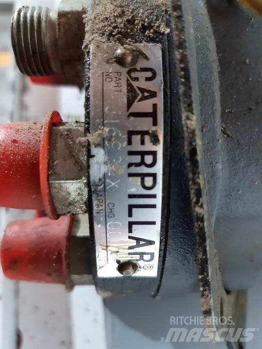 CAT 330L Ohjaamo ja sisusta