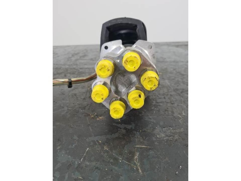 CAT 336DL Ohjaamo ja sisusta