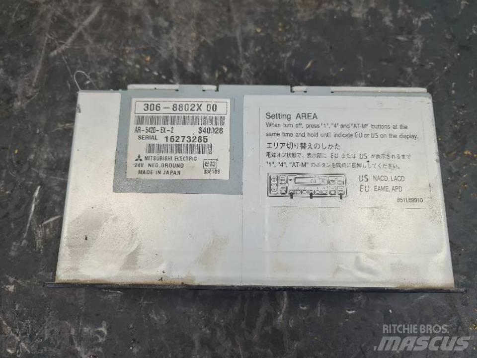 CAT 336DL Ohjaamo ja sisusta