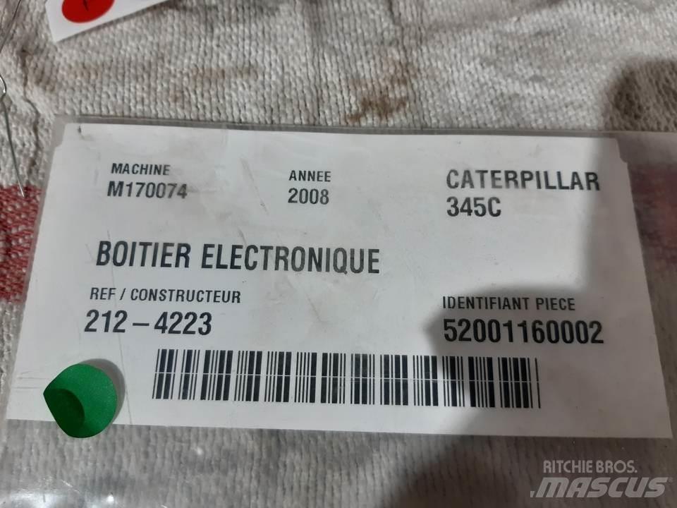 CAT 345C Ohjaamo ja sisusta