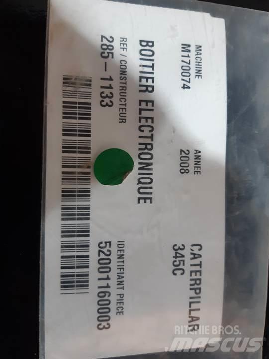 CAT 345C Ohjaamo ja sisusta