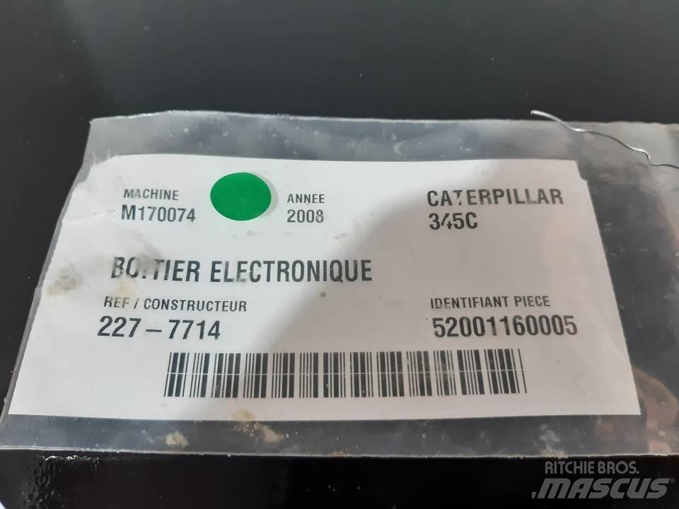 CAT 345C Ohjaamo ja sisusta