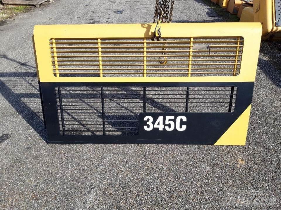 CAT 345C Ohjaamo ja sisusta