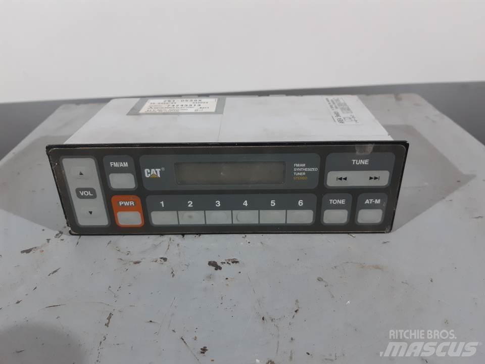 CAT 345C Ohjaamo ja sisusta