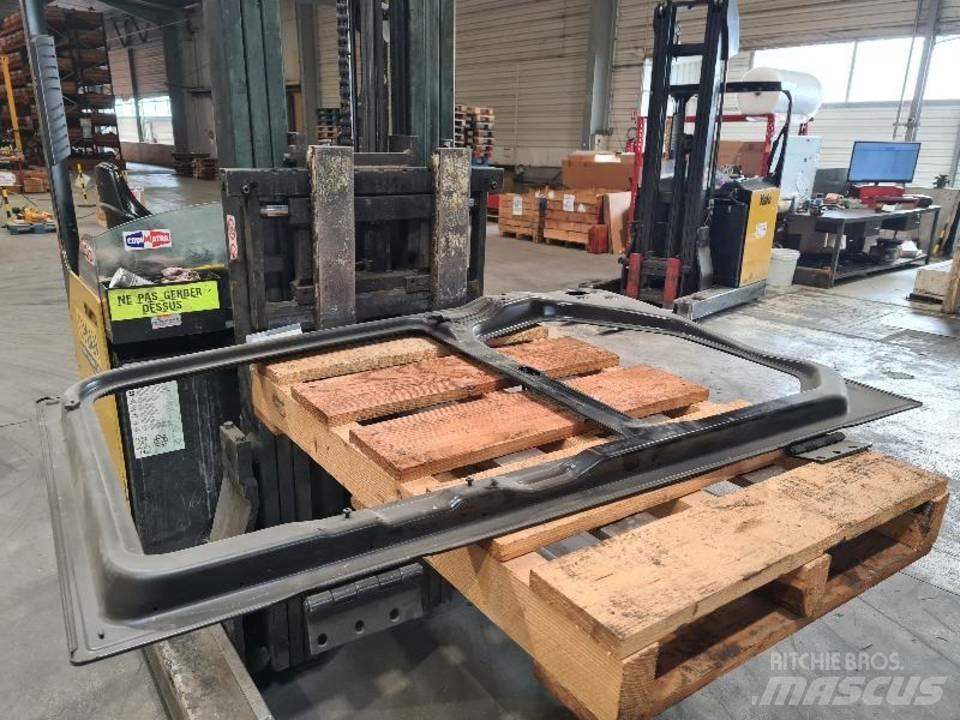 CAT 345D Ohjaamo ja sisusta