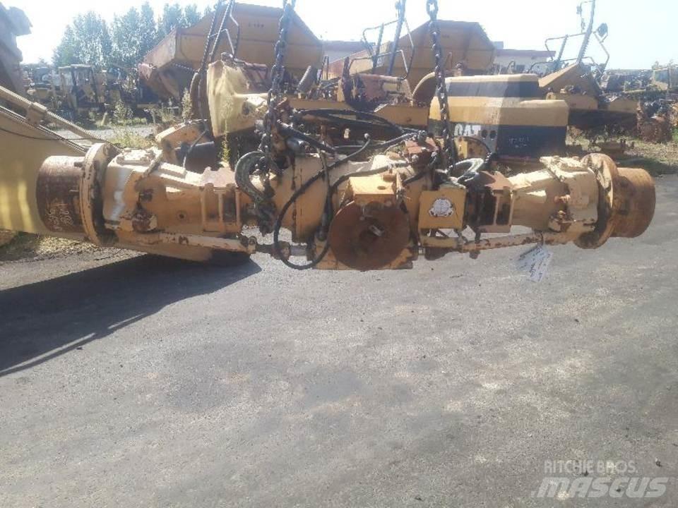 CAT 438B Vaihteisto