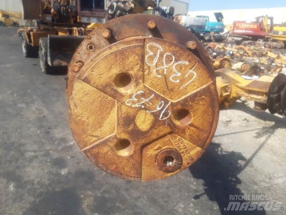 CAT 438B Vaihteisto