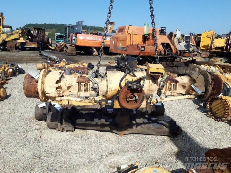 CAT 438B Vaihteisto