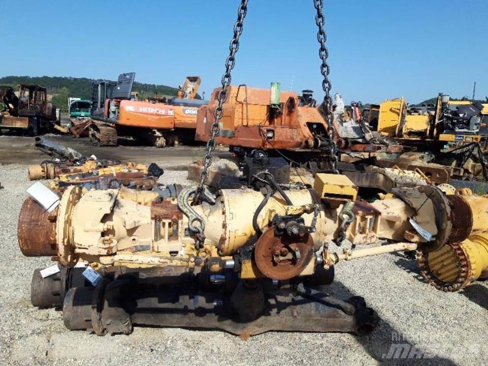 CAT 438B Vaihteisto