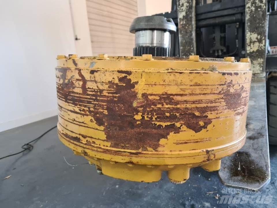 CAT 735 Vaihteisto