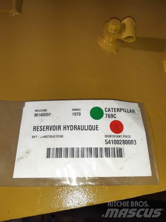 CAT 769C Ohjaamo ja sisusta