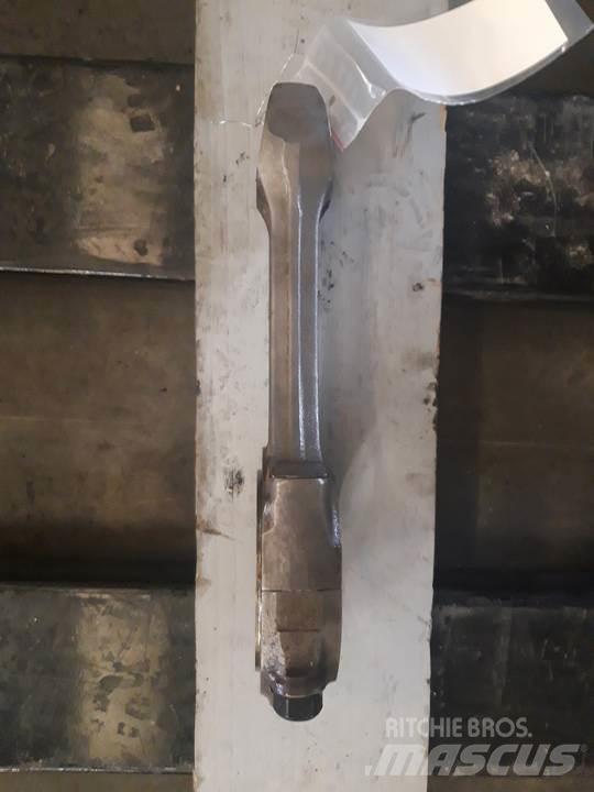 CAT 826C Moottorit
