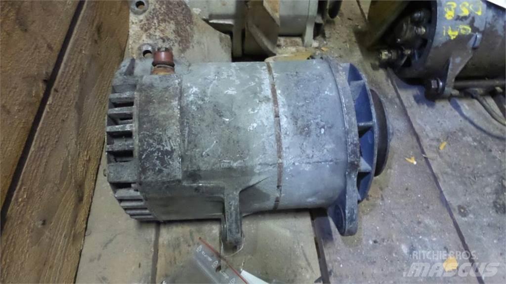 CAT 826G Moottorit