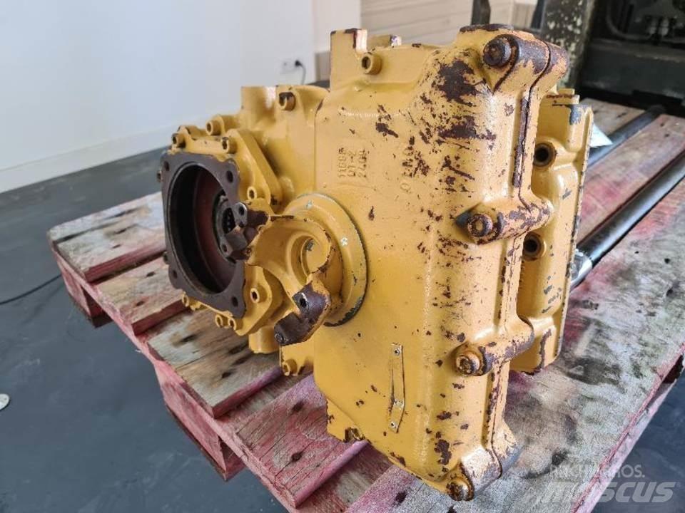 CAT 906H Vaihteisto