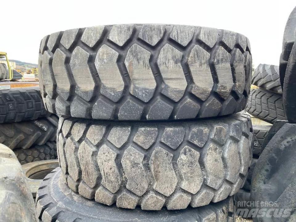 CAT 918M Ketjut, telat ja alustat