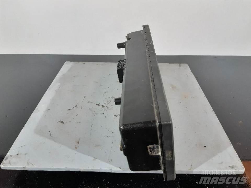 CAT 950F Ohjaamo ja sisusta