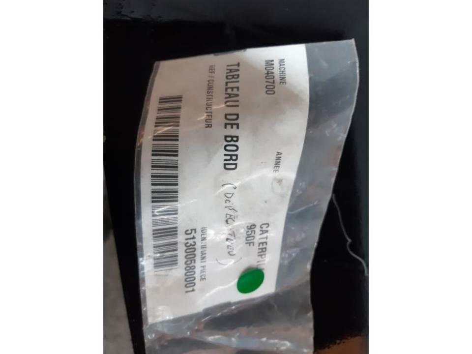 CAT 950F Ohjaamo ja sisusta