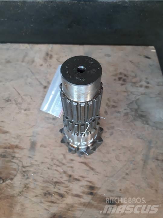 CAT 955L Vaihteisto