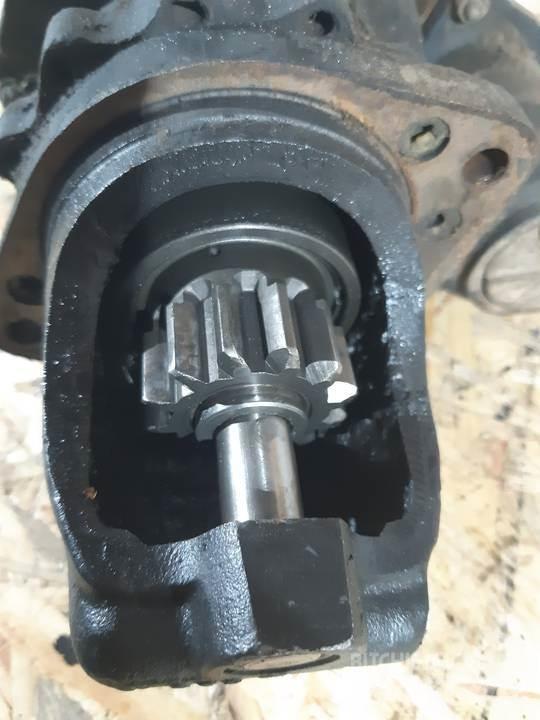 CAT 963B Moottorit