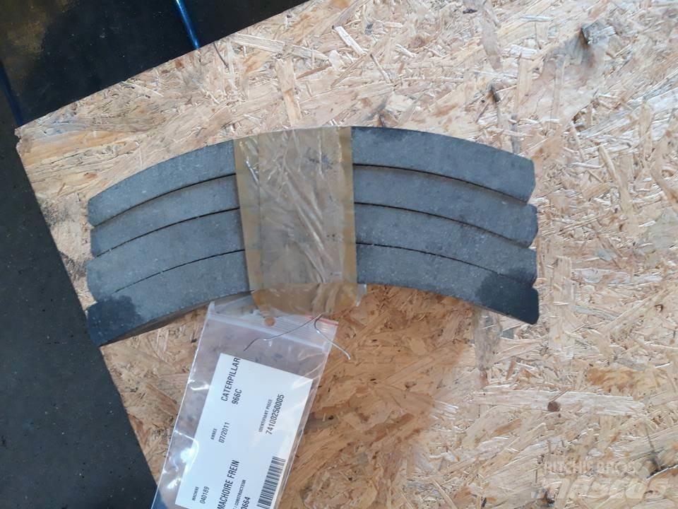 CAT 966C Ketjut, telat ja alustat