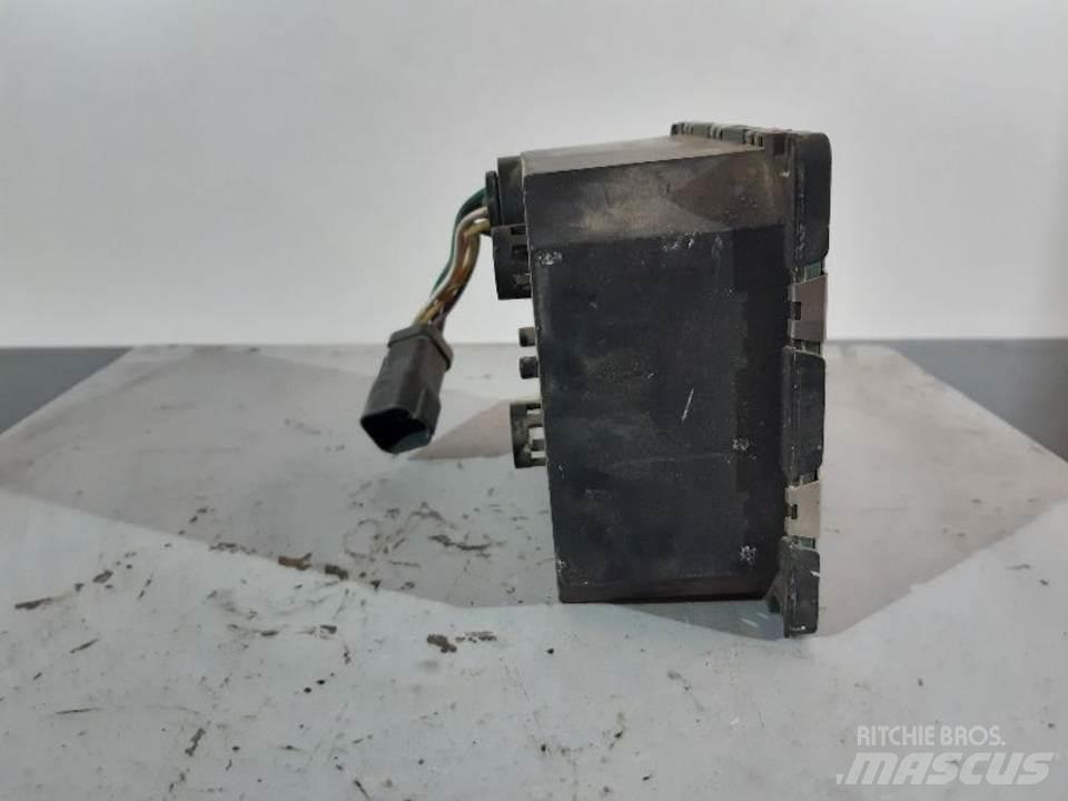 CAT 980GII Ohjaamo ja sisusta