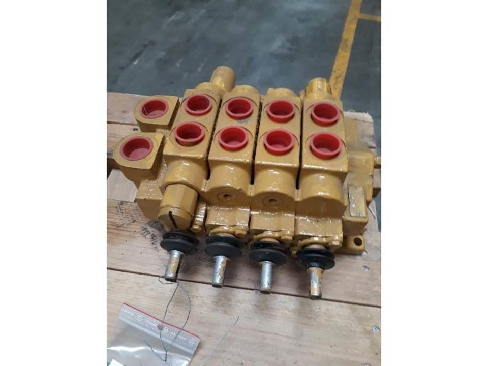 CAT D4H Hydrauliikka
