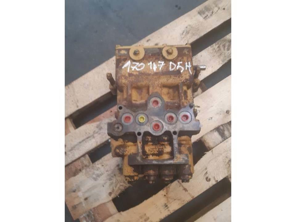 CAT D5H Hydrauliikka