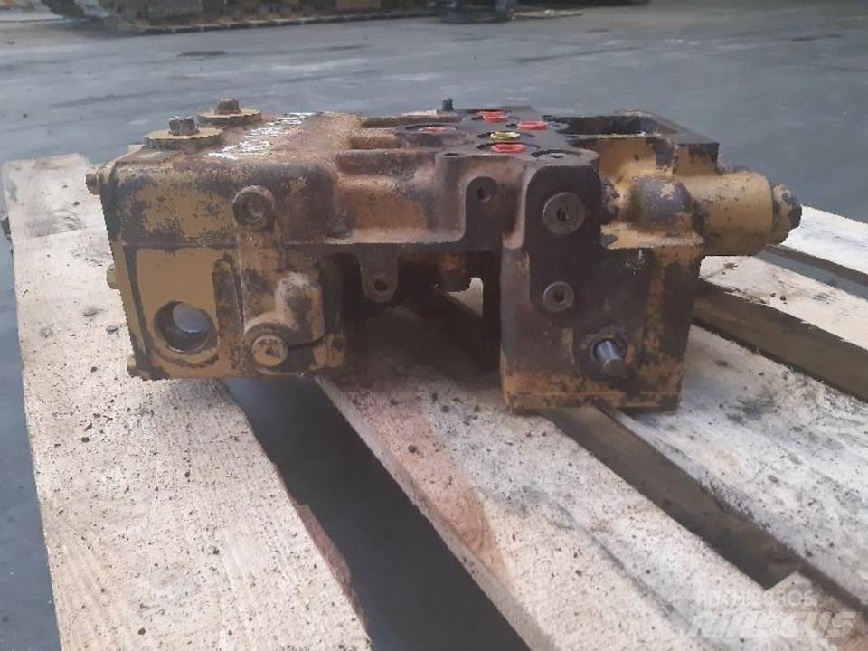 CAT D5H Hydrauliikka