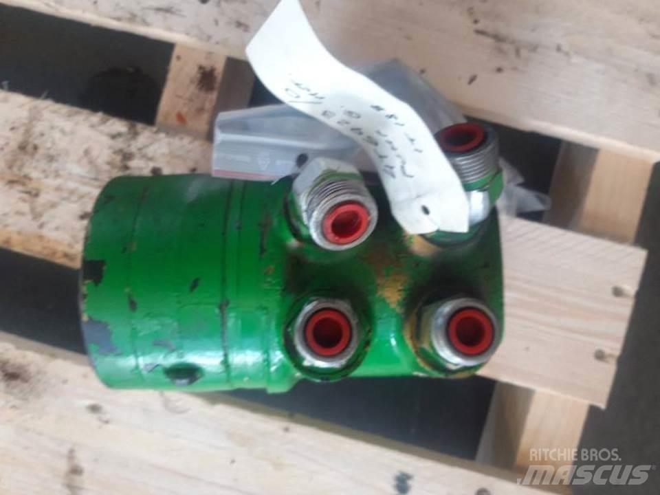 CAT IT18B Hydrauliikka