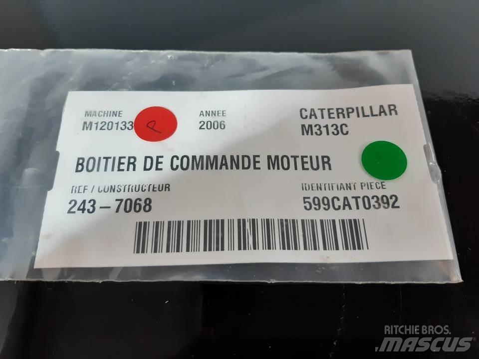 CAT M313C Ohjaamo ja sisusta