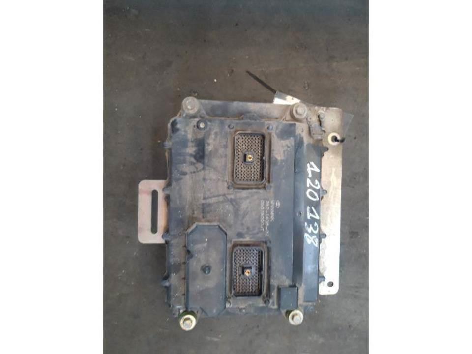 CAT M316D Ohjaamo ja sisusta