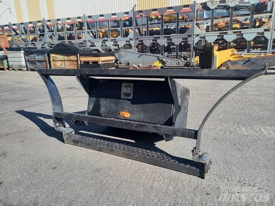 CAT M320F Ohjaamo ja sisusta